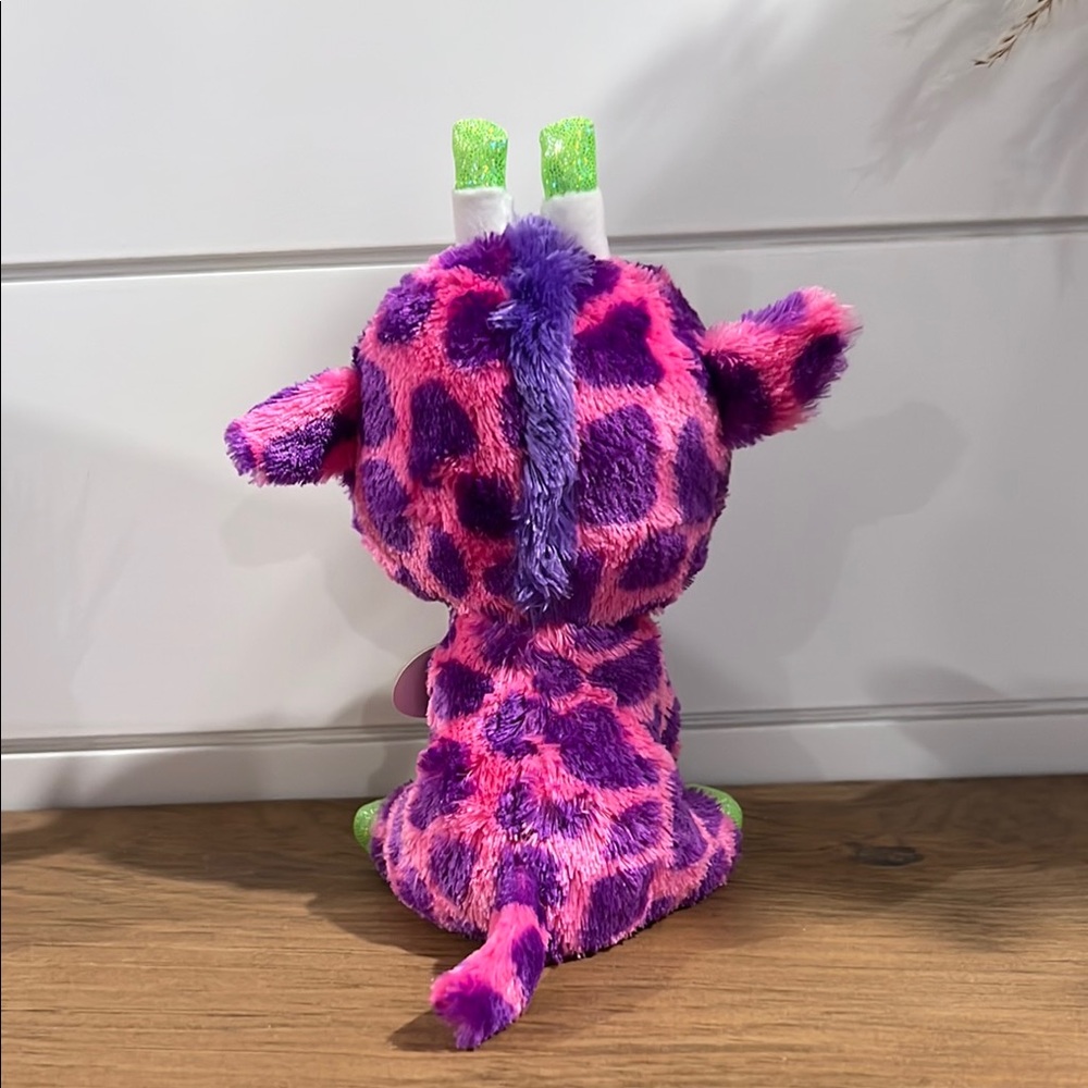 Ty Beanie Boos - Gilbert the Giraffe (Glitter Eyes) - Picture 5 of 10